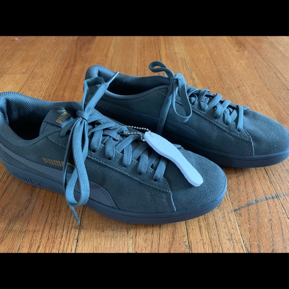 Men’s Grey Suede Pumas Never Worn - Sz 9 - Picture 1 of 3